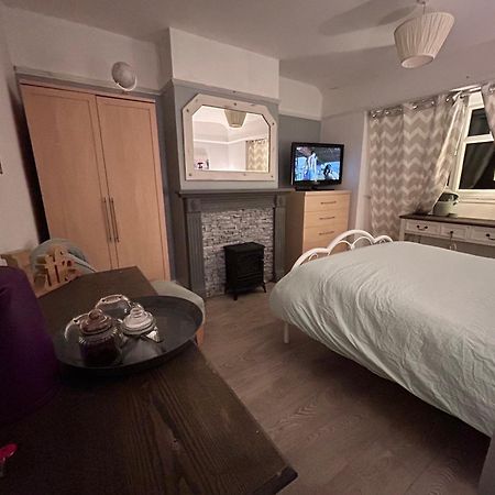 Redditch Rest Near Town Centre & Transport Links Lejlighed Eksteriør billede