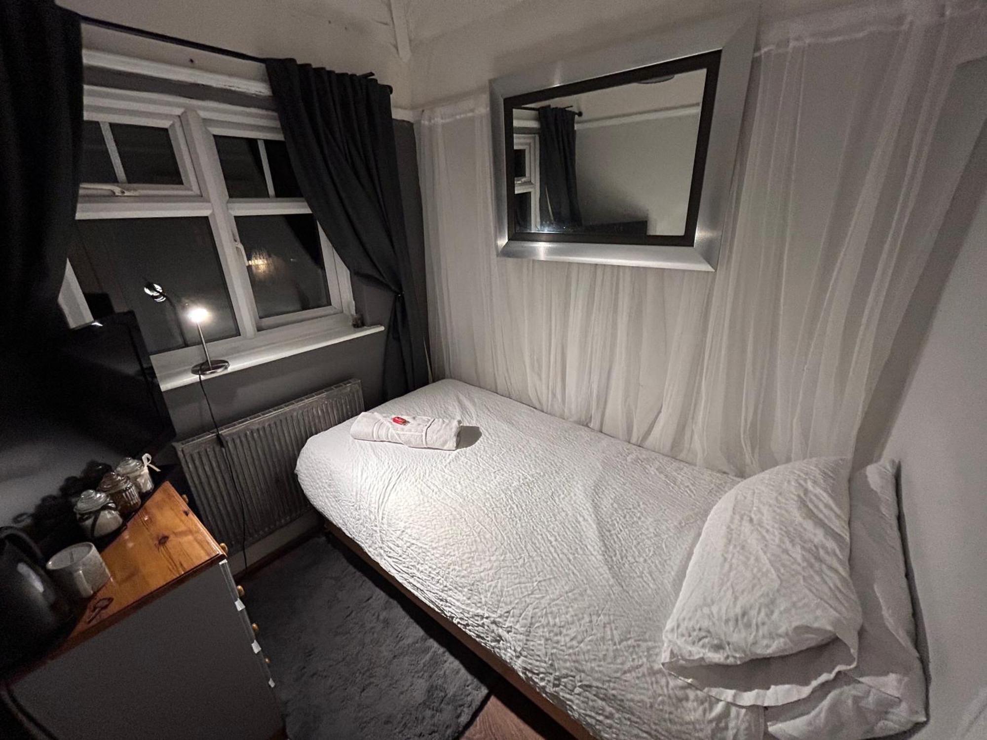 Redditch Rest Near Town Centre & Transport Links Lejlighed Eksteriør billede