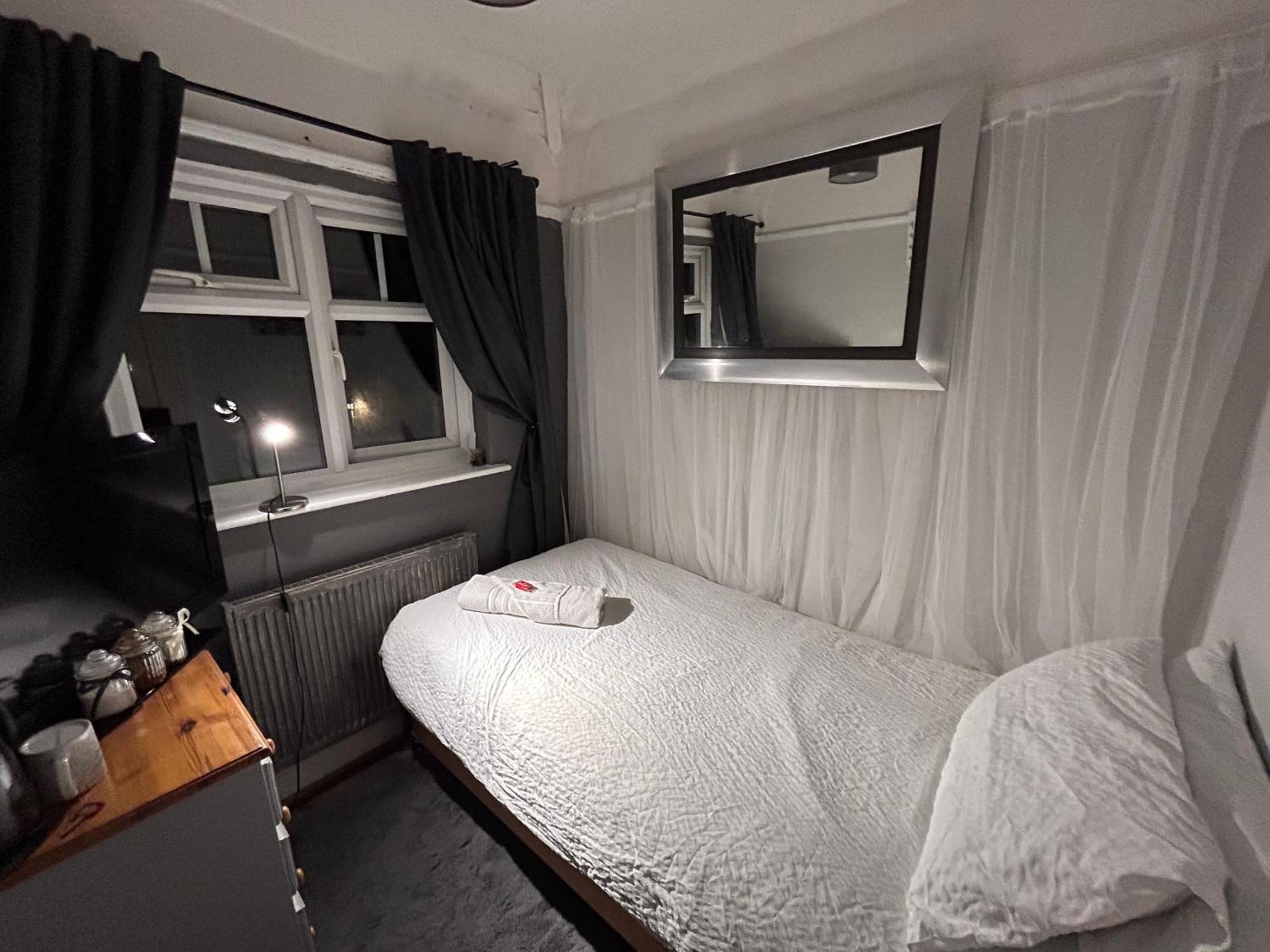 Redditch Rest Near Town Centre & Transport Links Lejlighed Eksteriør billede